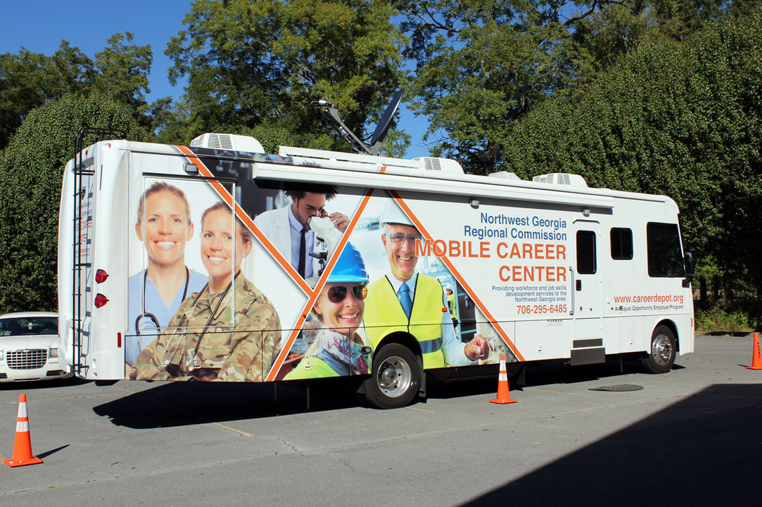 A picture of the Mobile Career Center taken from the outside.